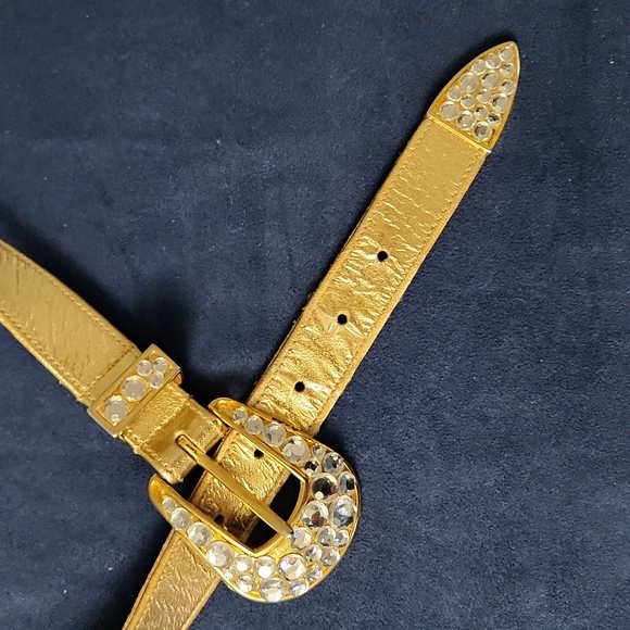 SALE$5.  Cashe' Gold & Bling Belt - Picture 5 of 12